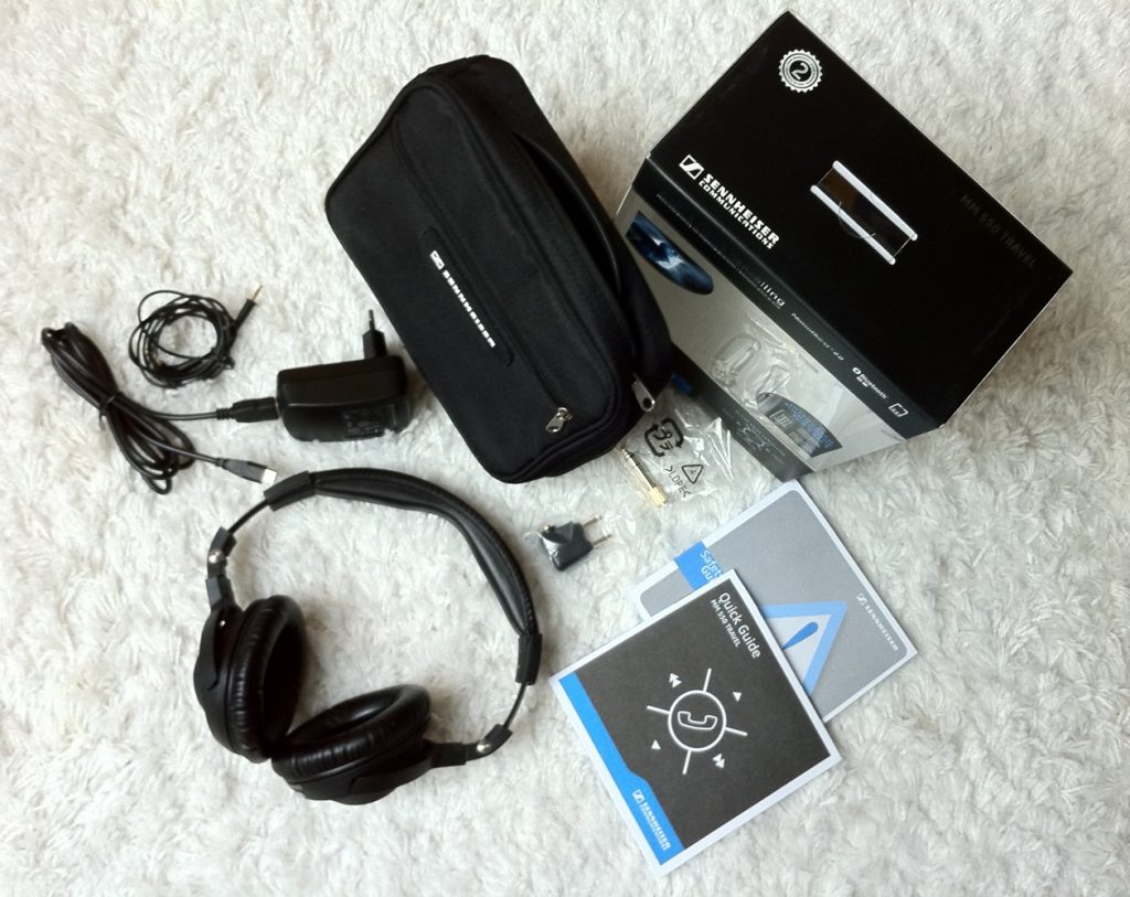 Contents of the Sennheiser MM550 Box. and the box.